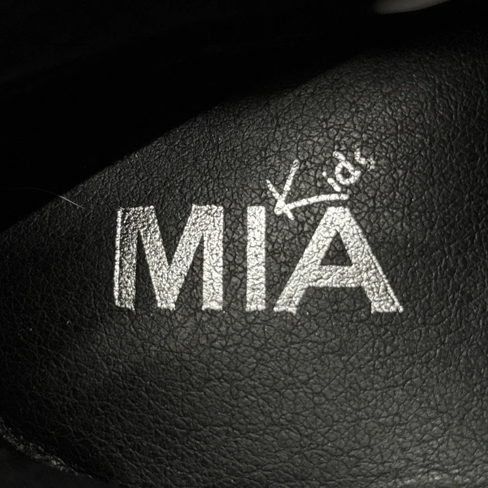 MIA excellent pre